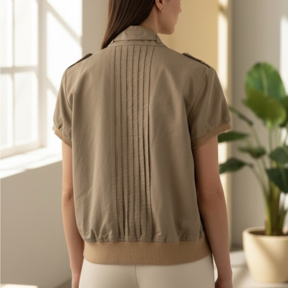 Short Sleeve Jacket. - Picture 5 of 15